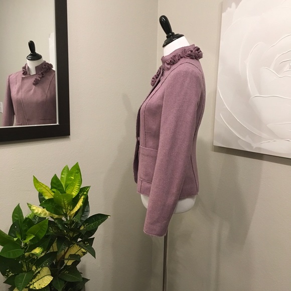 Beautiful Fitted Wool Blazer - Picture 2 of 7